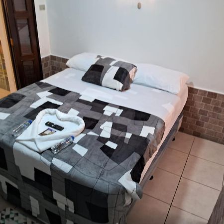 Hotel Kamelot Parque Central Quetzaltenango Exteriér fotografie
