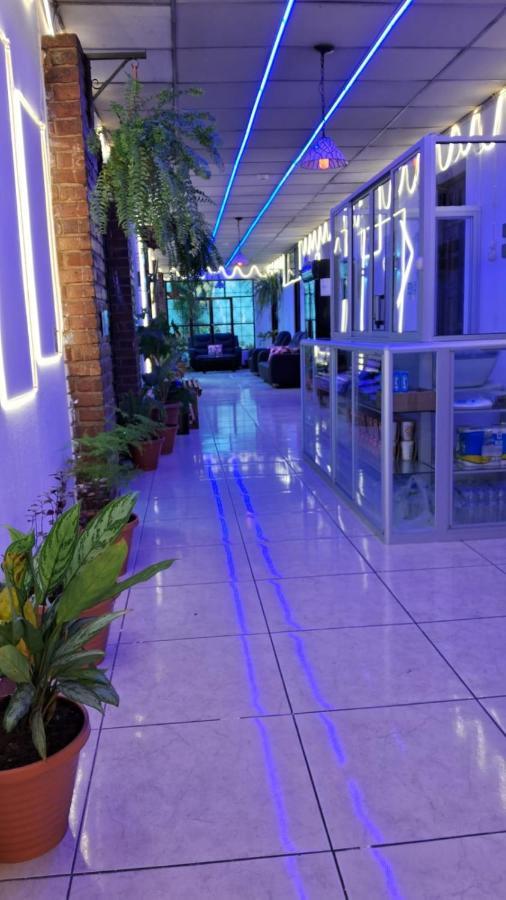 Hotel Kamelot Parque Central Quetzaltenango Exteriér fotografie