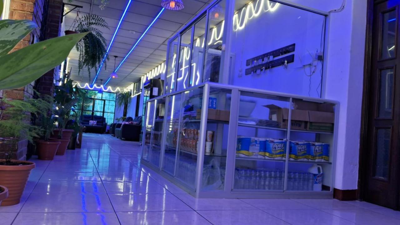 Hotel Kamelot Parque Central Quetzaltenango Exteriér fotografie