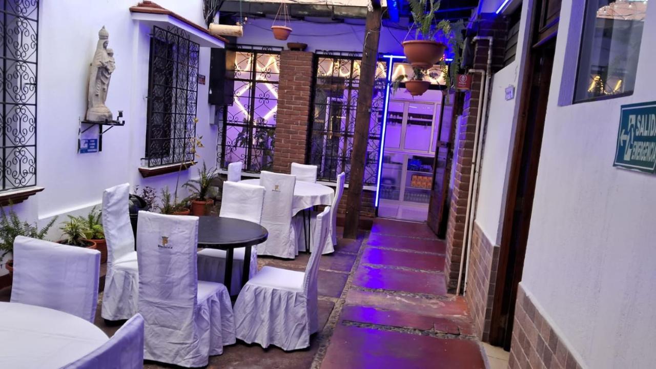 Hotel Kamelot Parque Central Quetzaltenango Exteriér fotografie