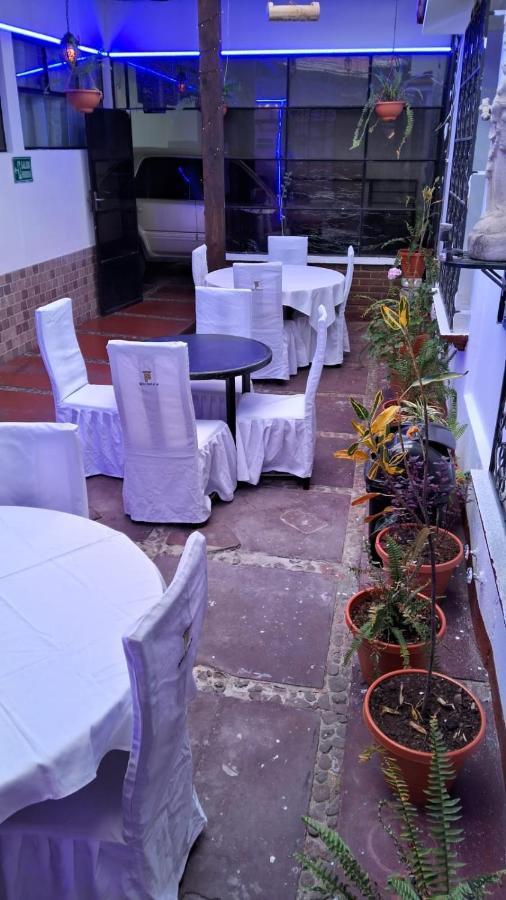 Hotel Kamelot Parque Central Quetzaltenango Exteriér fotografie