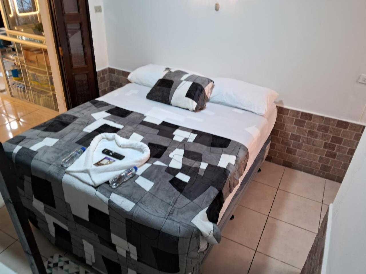 Hotel Kamelot Parque Central Quetzaltenango Exteriér fotografie