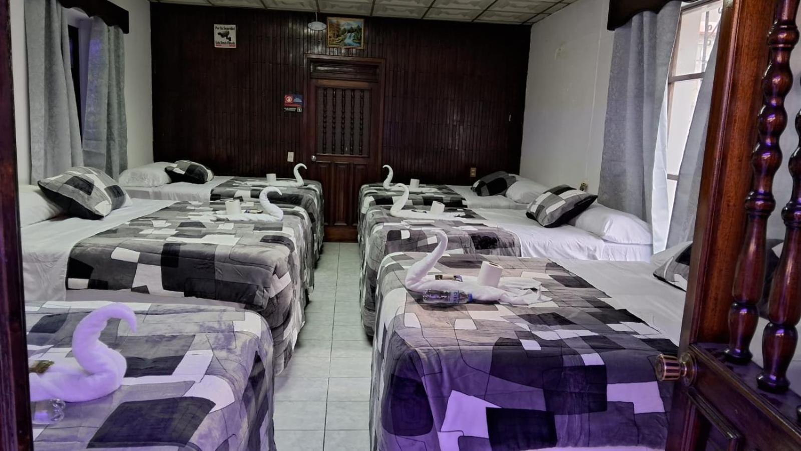 Hotel Kamelot Parque Central Quetzaltenango Exteriér fotografie