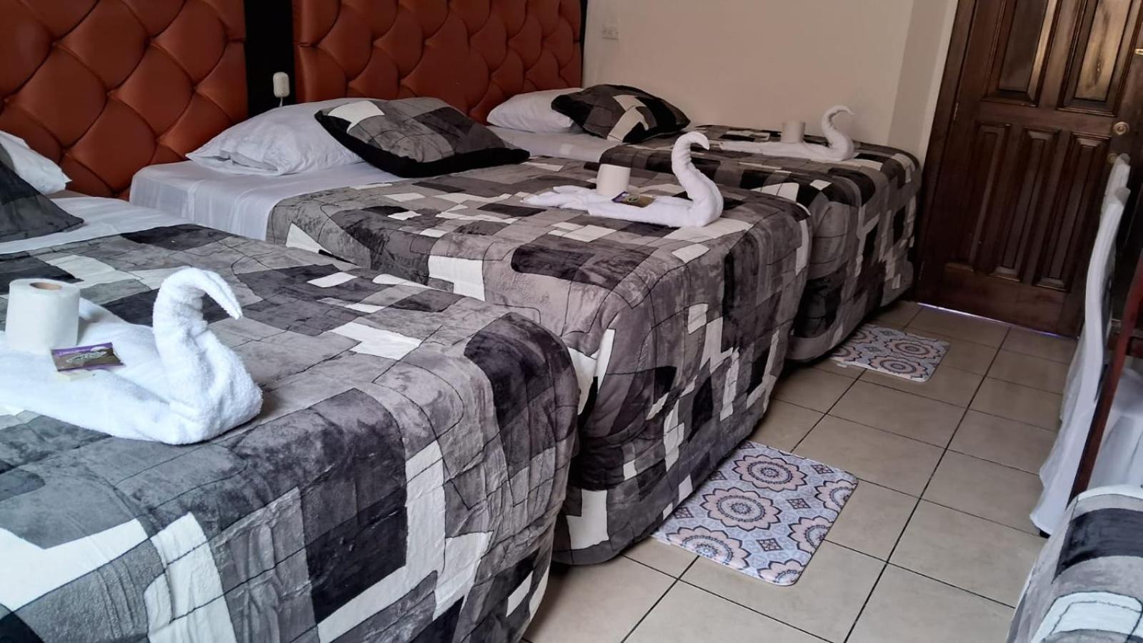 Hotel Kamelot Parque Central Quetzaltenango Exteriér fotografie