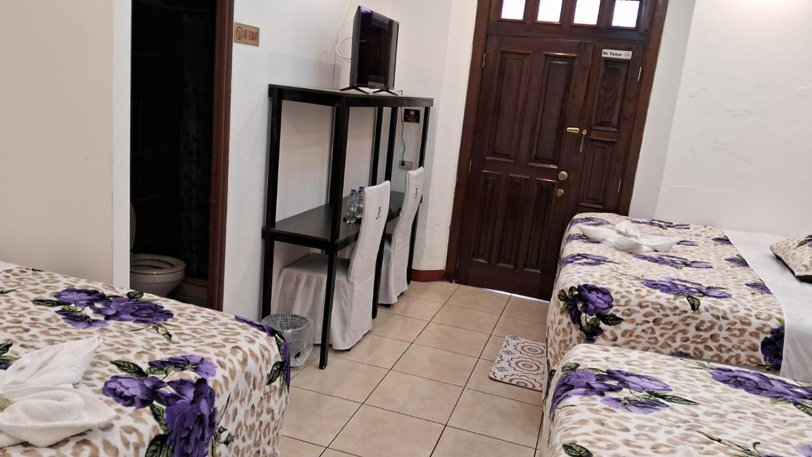 Hotel Kamelot Parque Central Quetzaltenango Exteriér fotografie