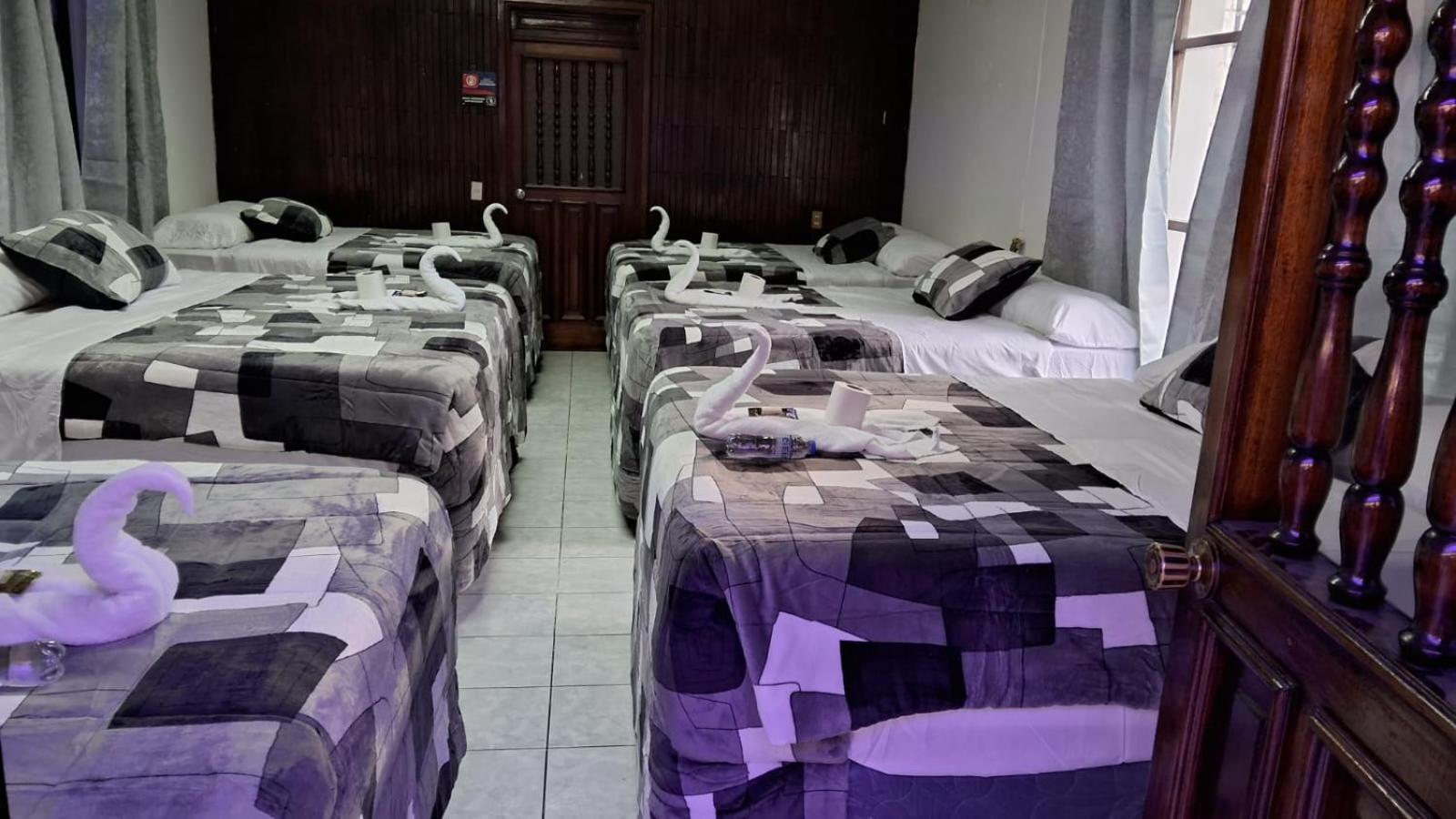 Hotel Kamelot Parque Central Quetzaltenango Exteriér fotografie