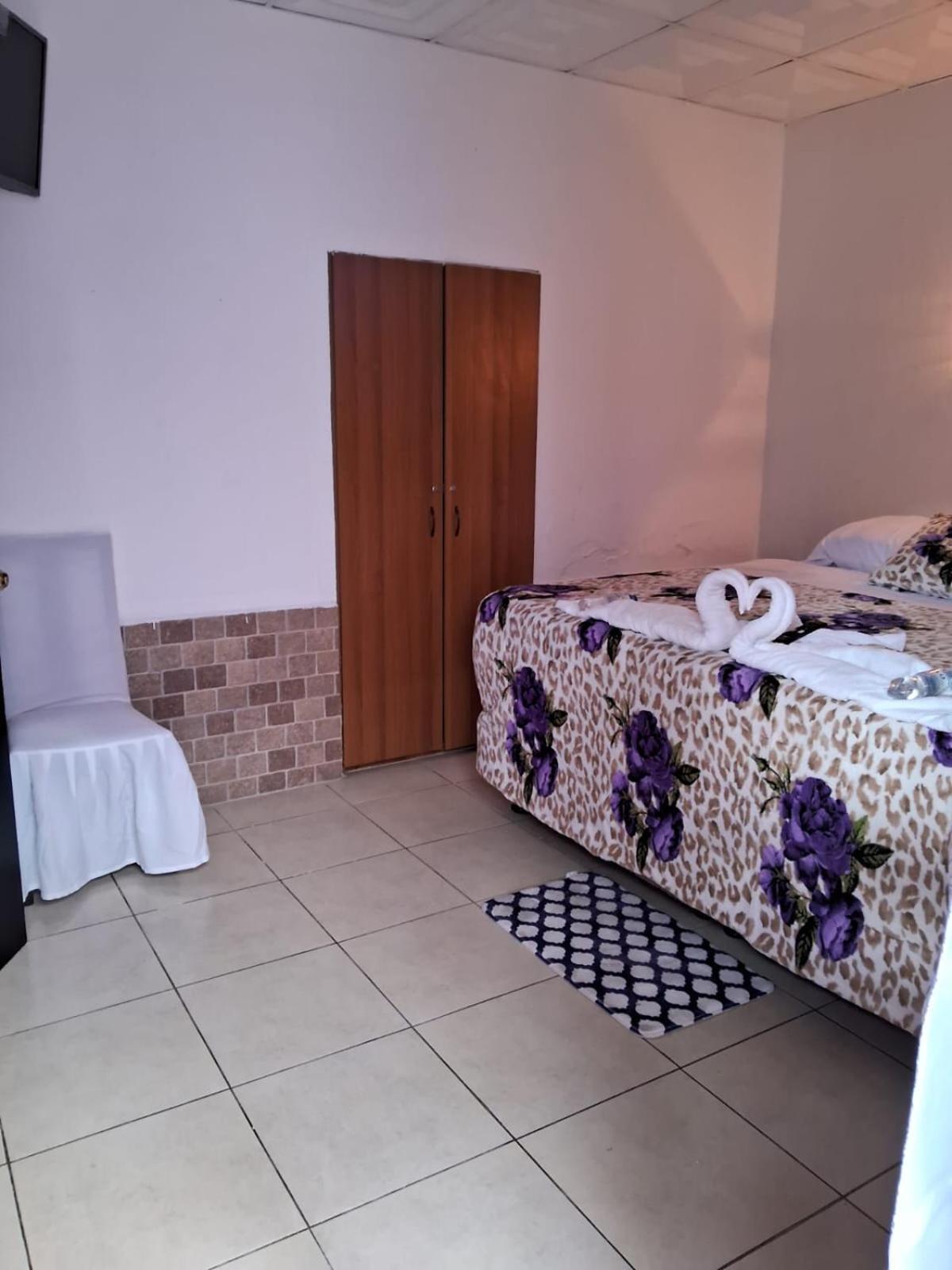 Hotel Kamelot Parque Central Quetzaltenango Exteriér fotografie